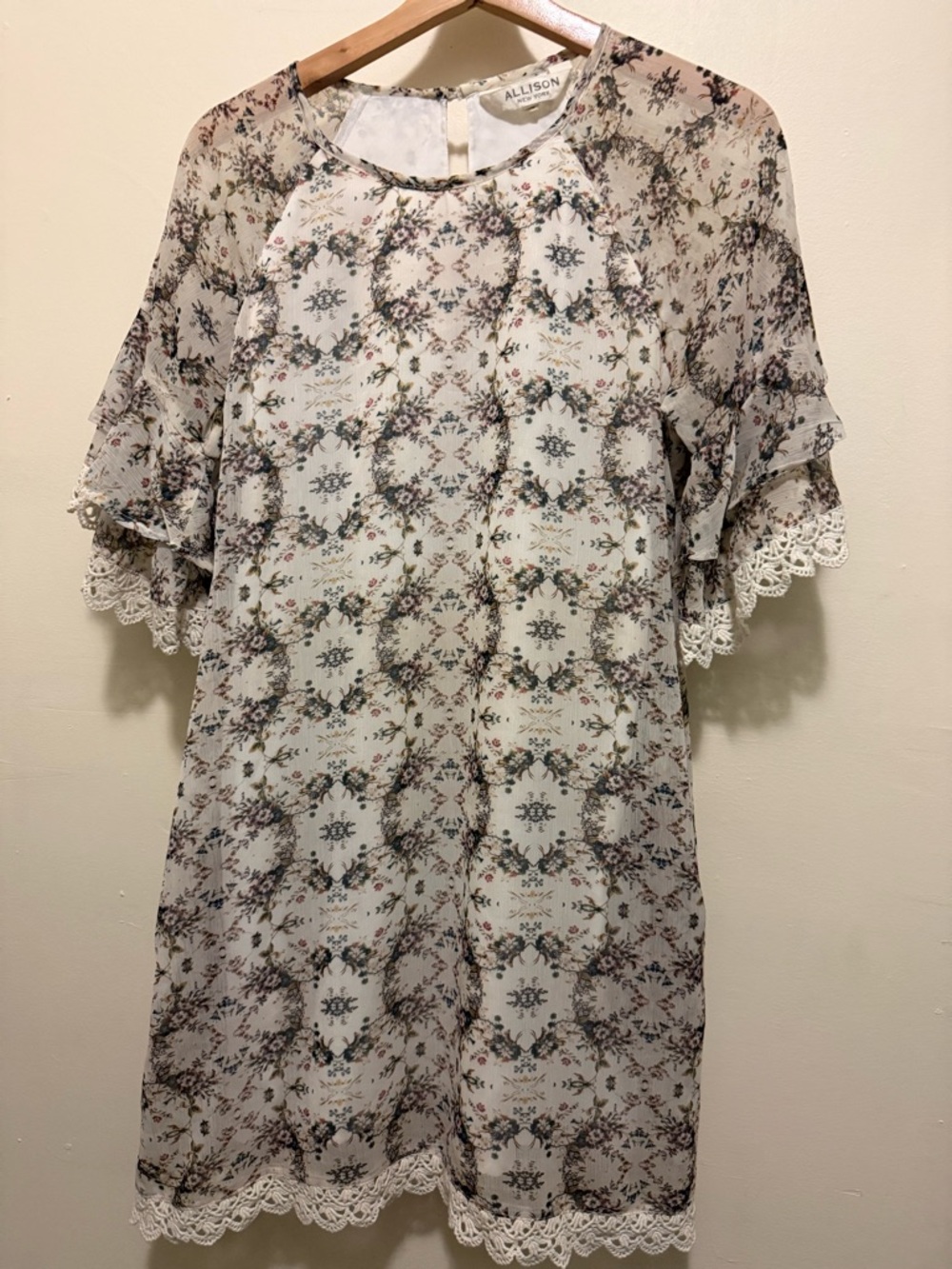 Allison New York Boho Parsley Floral Print Crochet Bell Sleeve Dress